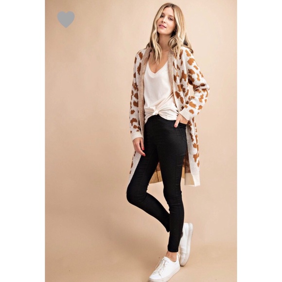 >>LAST<< Leslie Leopard Print Cardigan - Picture 3 of 5
